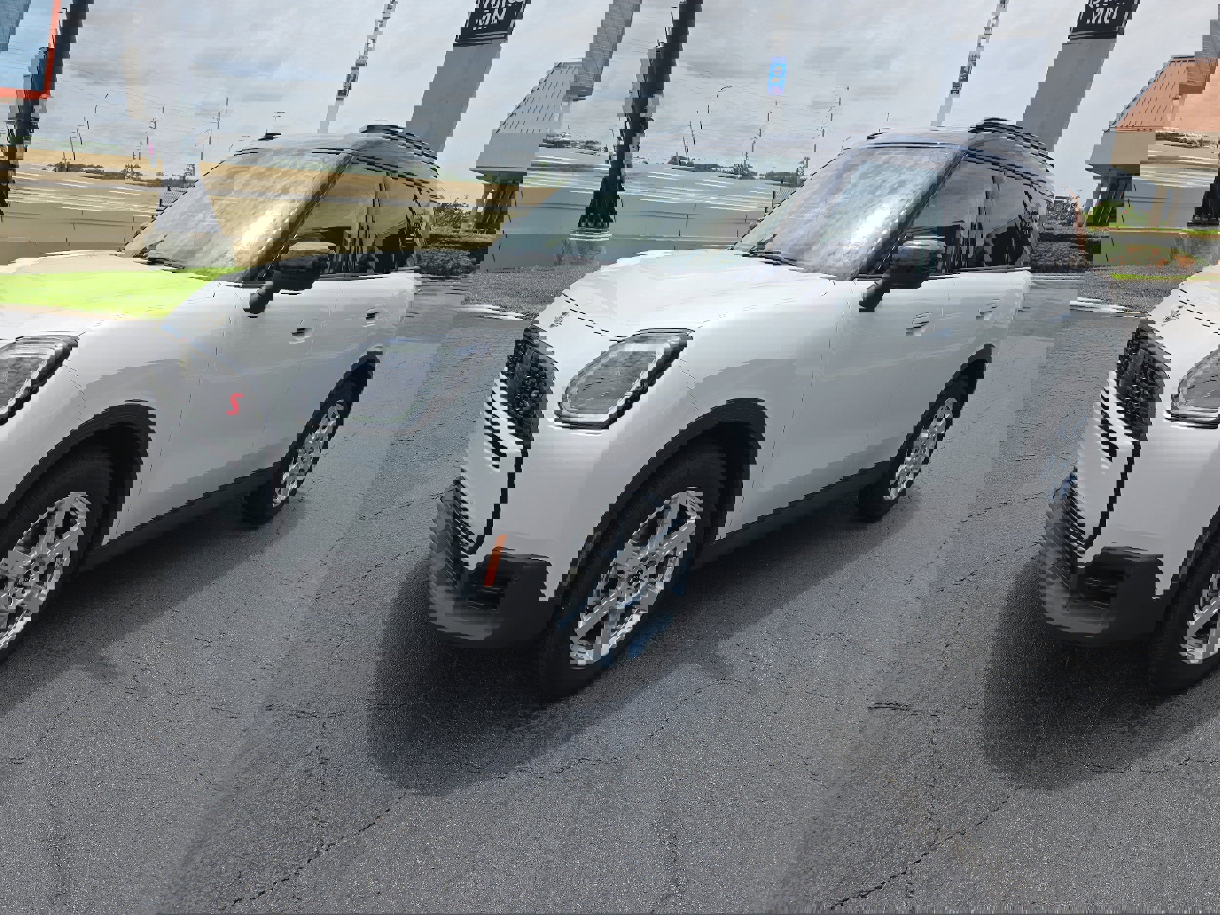 Used 2025 MINI Cooper Countryman S w/ Comfort Package Max image 7