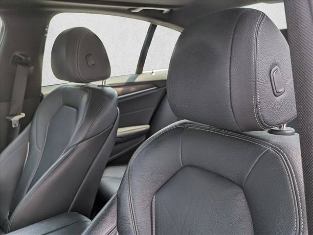 Used 2018 BMW 530e xDrive AWD/4WD image 14