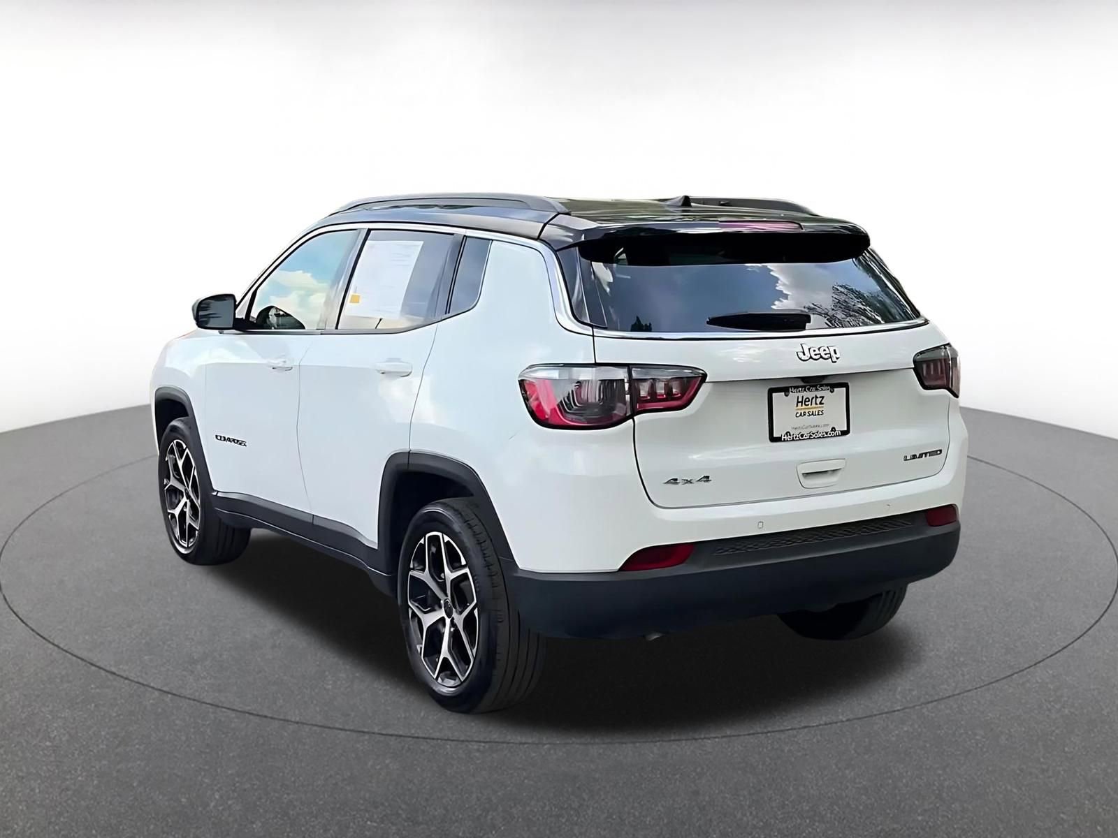 Used 2025 Jeep Compass Limited image 11