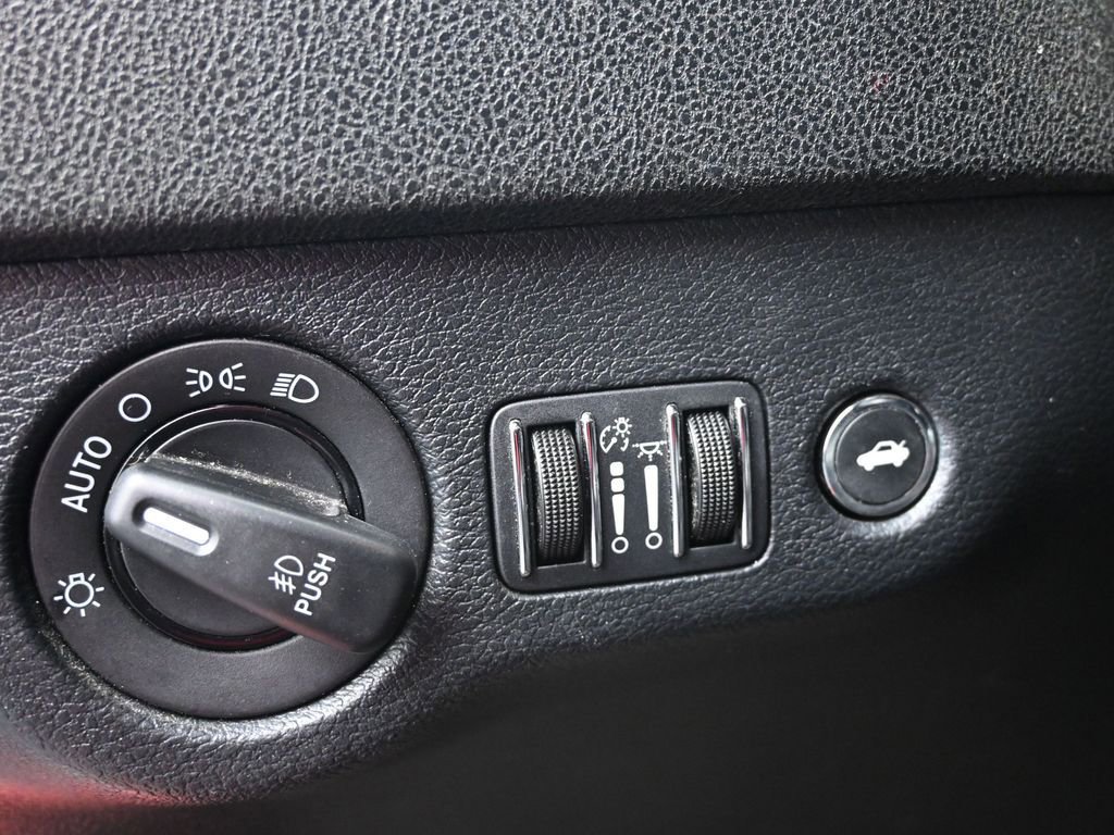 Used 2017 Dodge Charger R/T w/ Plus Group image 21