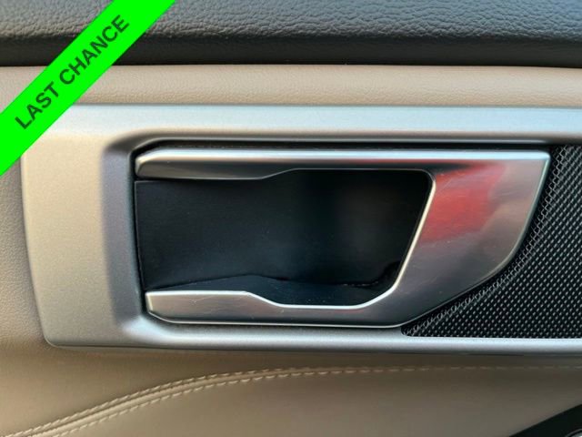 Used 2022 Ford Explorer XLT w/ Equipment Group 202A image 10