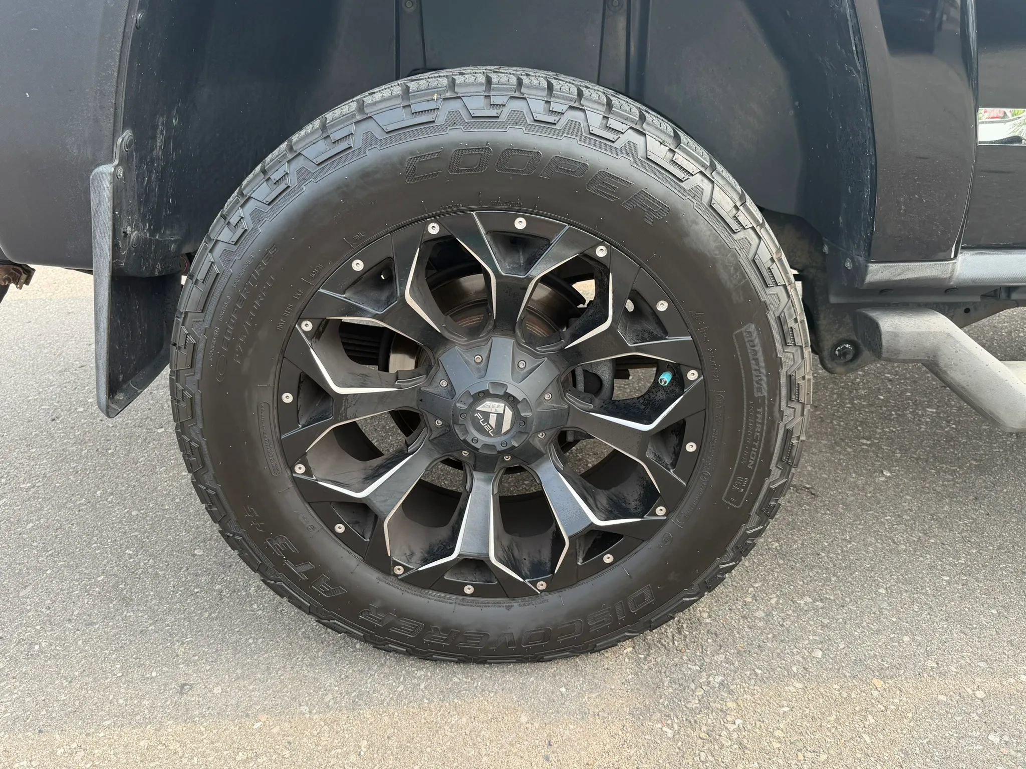 Used 2009 HUMMER H3T Luxury AWD/4WD image 12