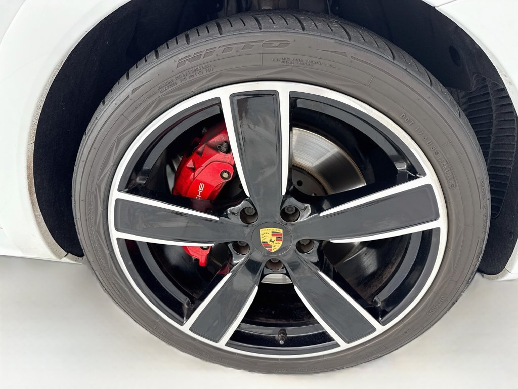 Used 2021 Porsche Cayenne GTS AWD/4WD image 31