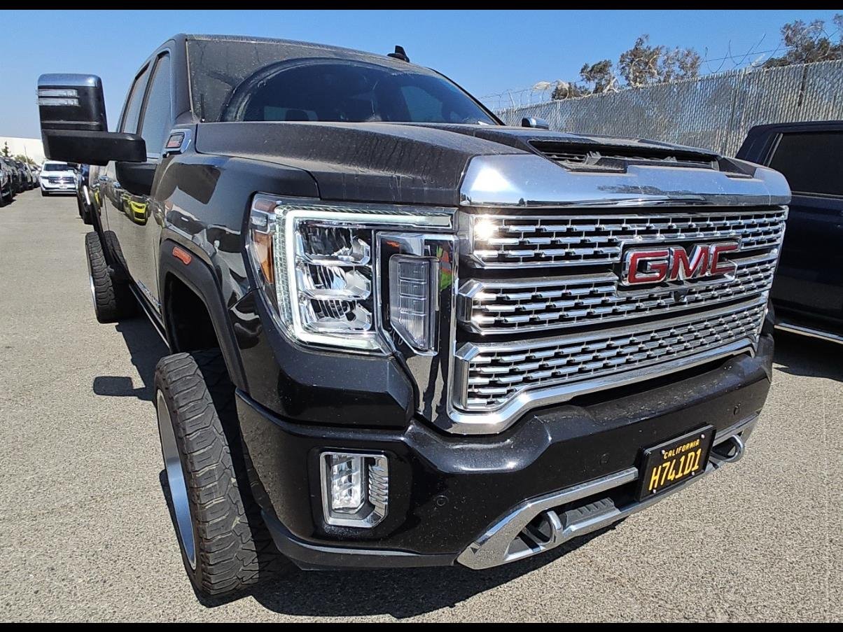 Used 2022 GMC Sierra 3500 Denali w/ Denali Black Diamond Edition AWD/4WD image 7