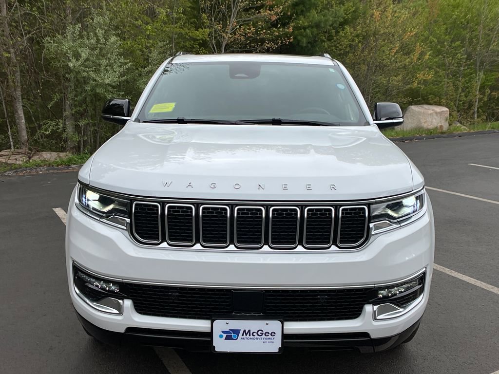 Used 2025 Jeep Wagoneer 4WD w/ Premium Group I image 8