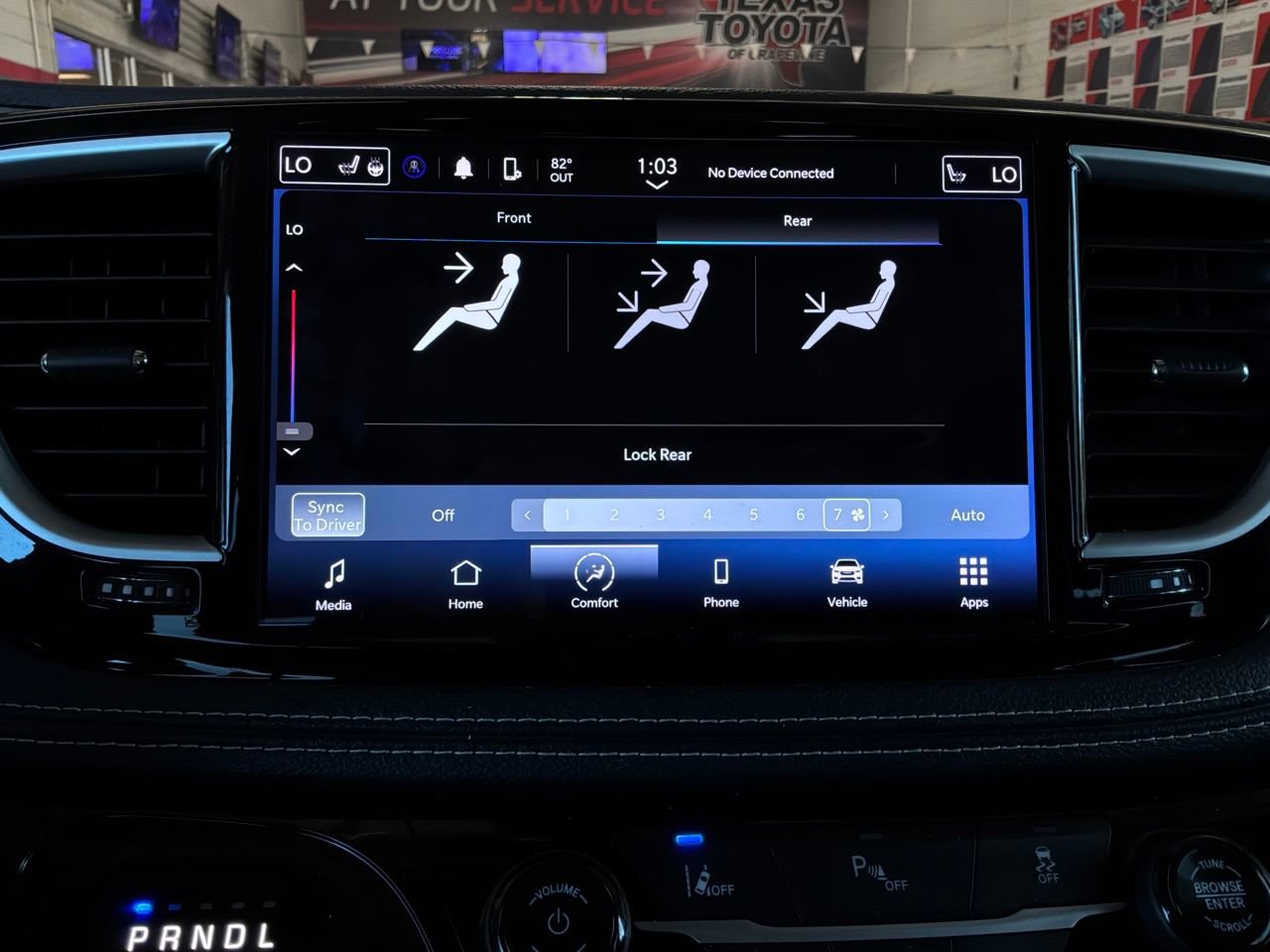 Used 2023 Chrysler Pacifica Touring-L FWD image 38