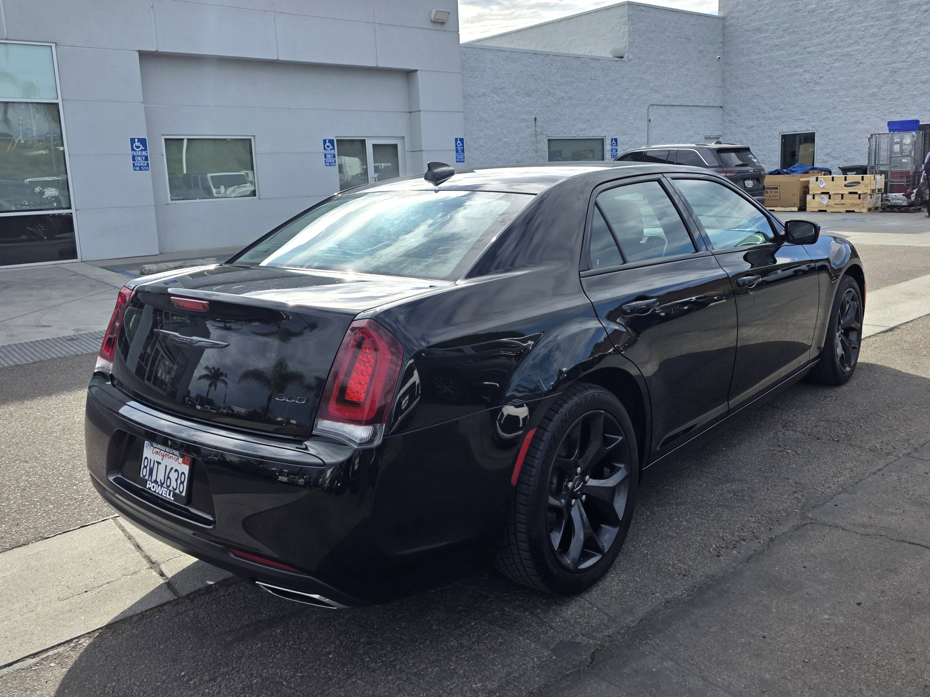 Certified 2021 Chrysler 300 Touring w/ Sport Appearance Package image 5