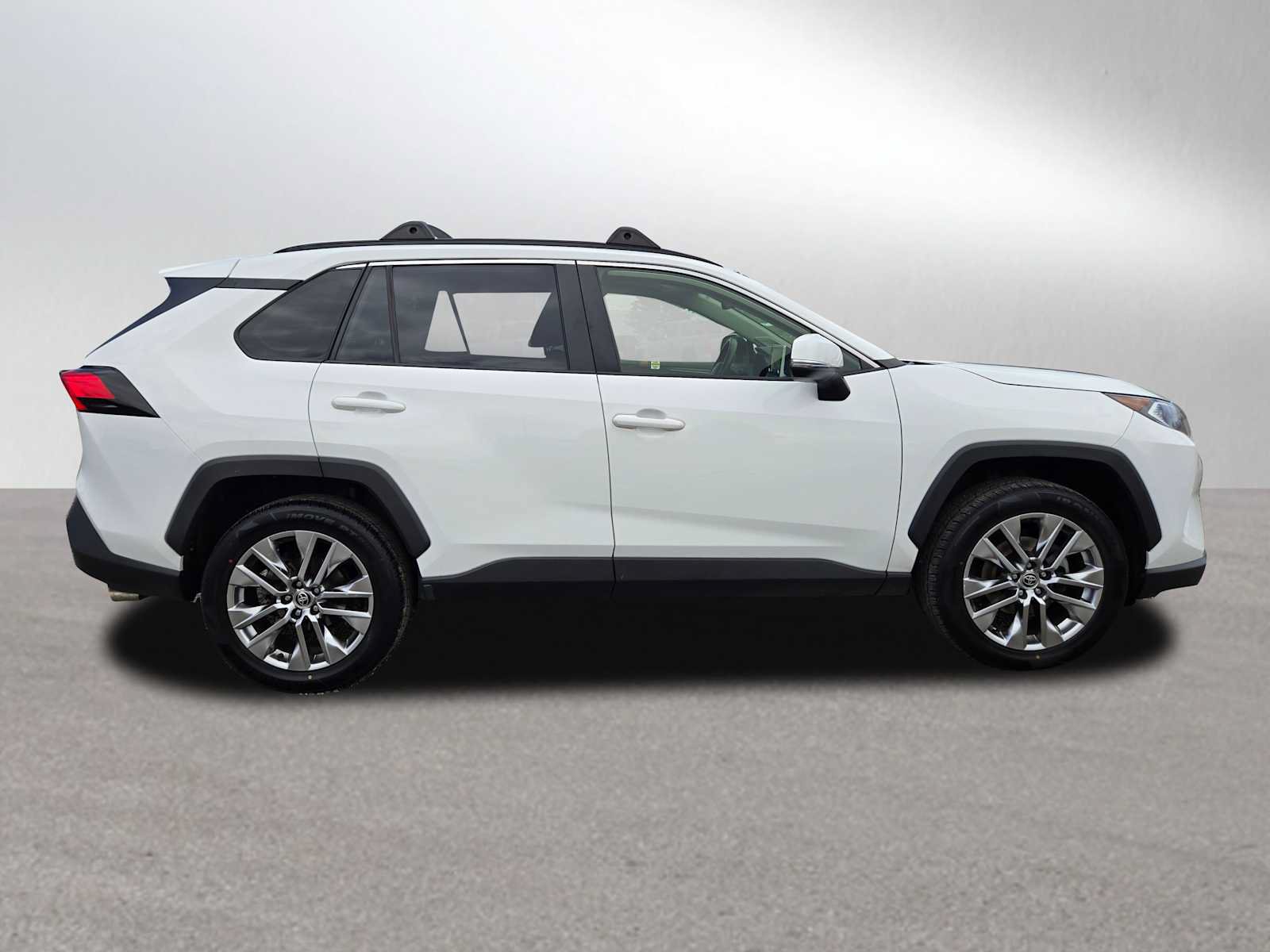 Used 2020 Toyota RAV4 XLE Premium AWD/4WD image 2