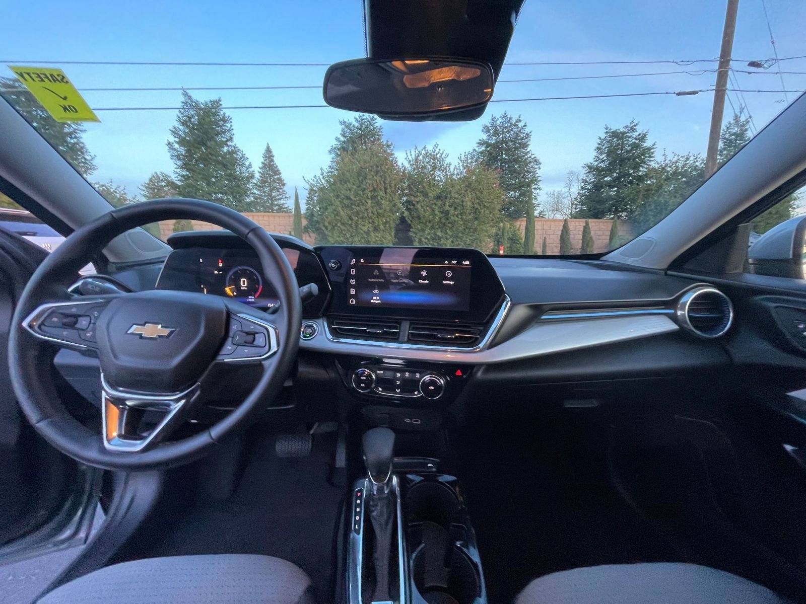 Used 2025 Chevrolet Trax LT w/ LT Convenience Package image 33