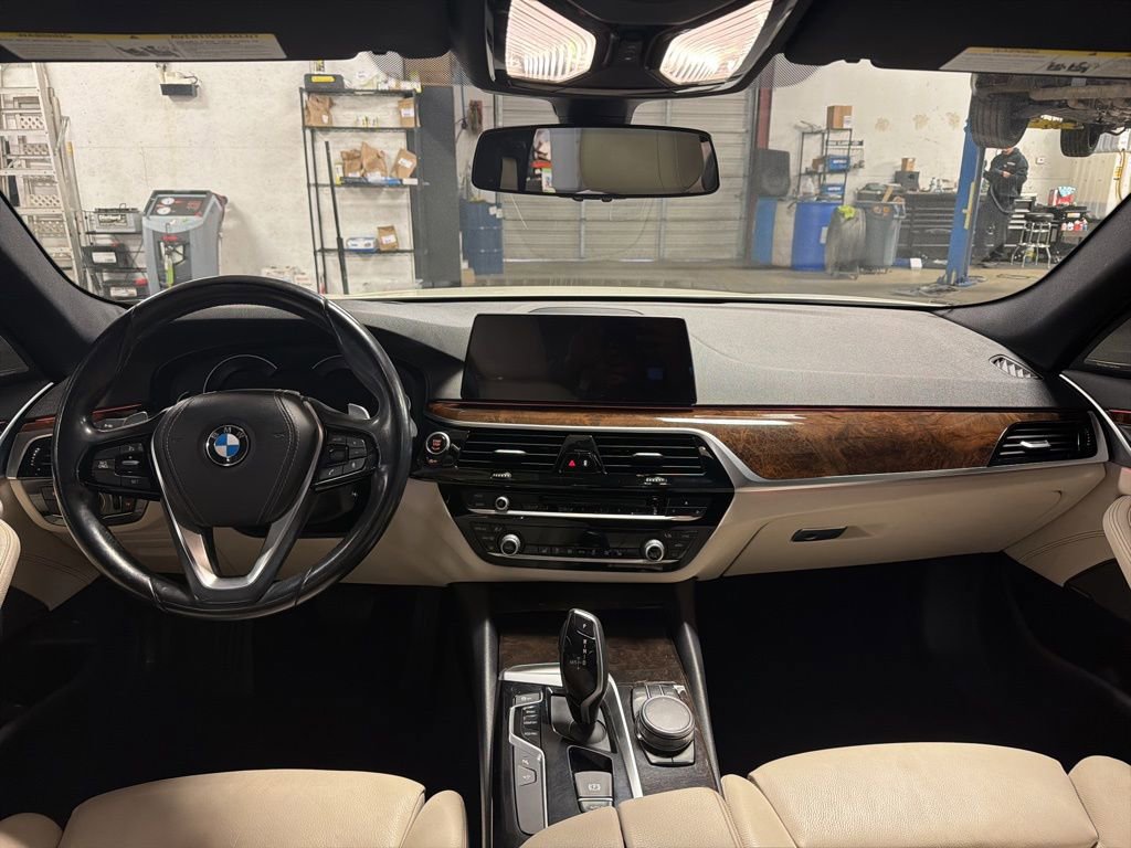 Used 2017 BMW 540i image 4