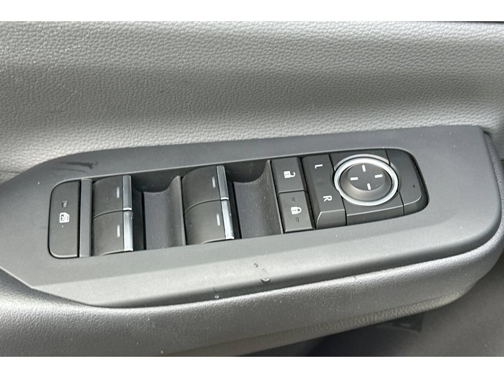 Used 2023 Toyota Prius XLE AWD/4WD image 12