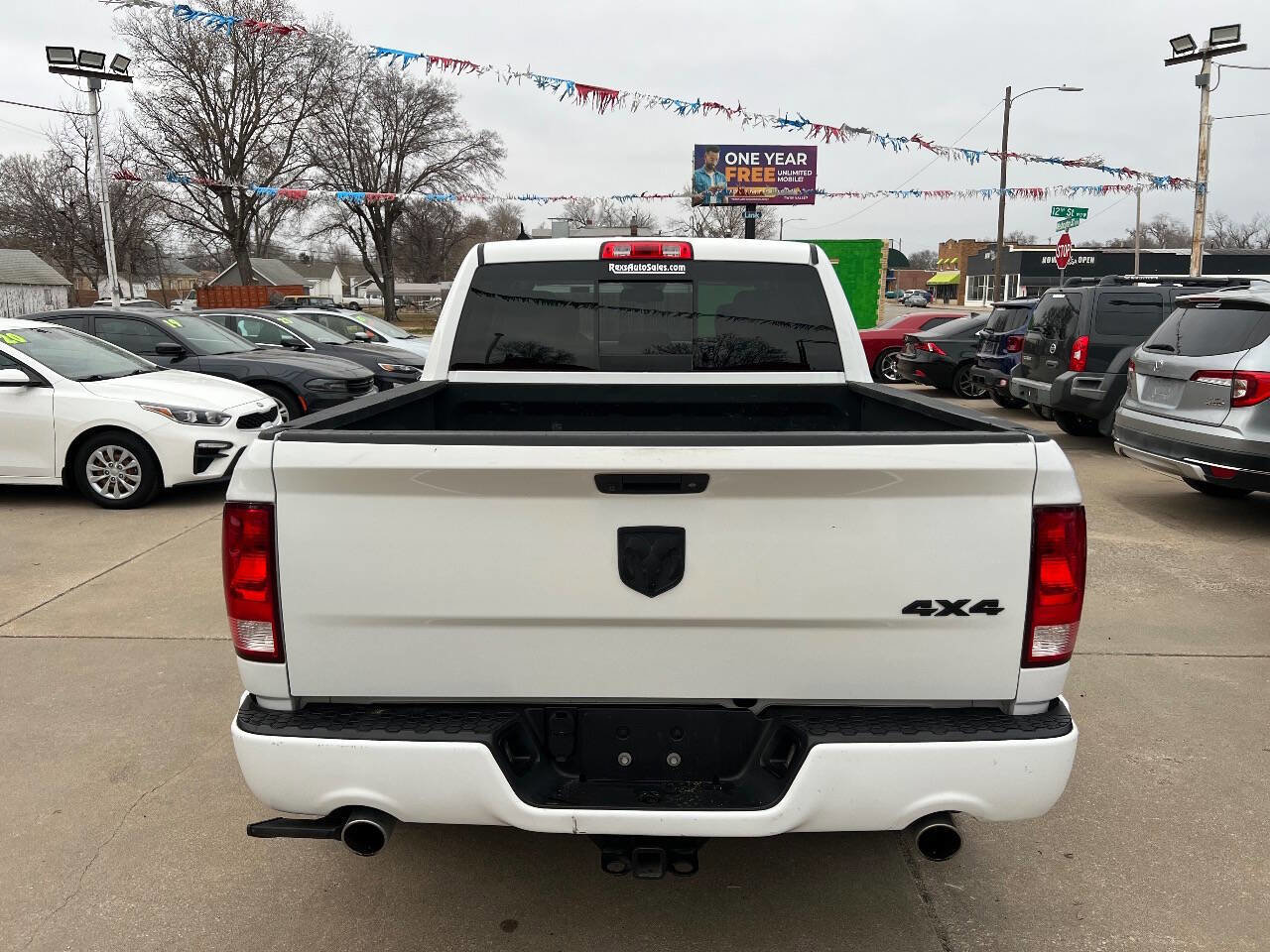 Used 2018 RAM 1500 SLT image 6