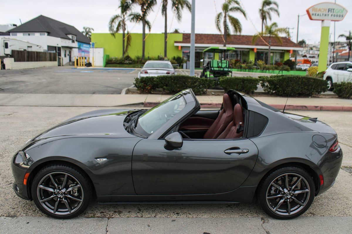 Used 2019 MAZDA MX-5 Miata RF Grand Touring RWD image 2