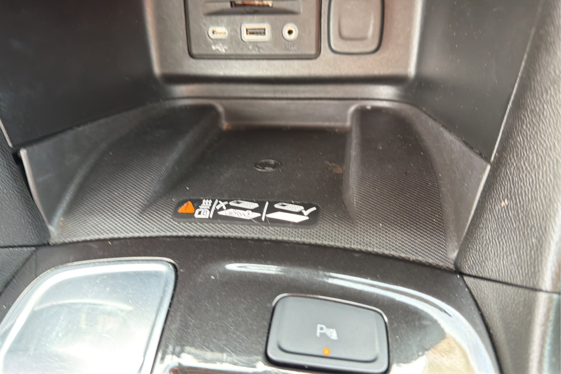 Used 2022 Chevrolet Equinox Premier FWD image 34