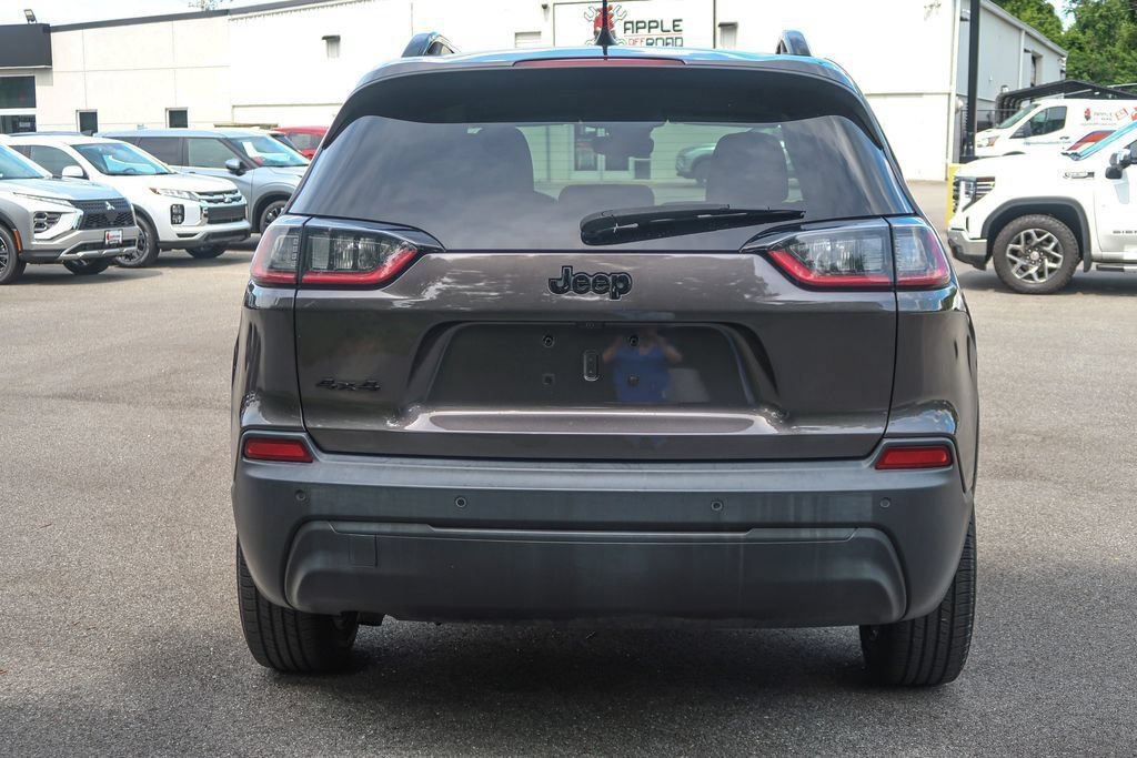 Used 2021 Jeep Cherokee Latitude Plus AWD/4WD image 10