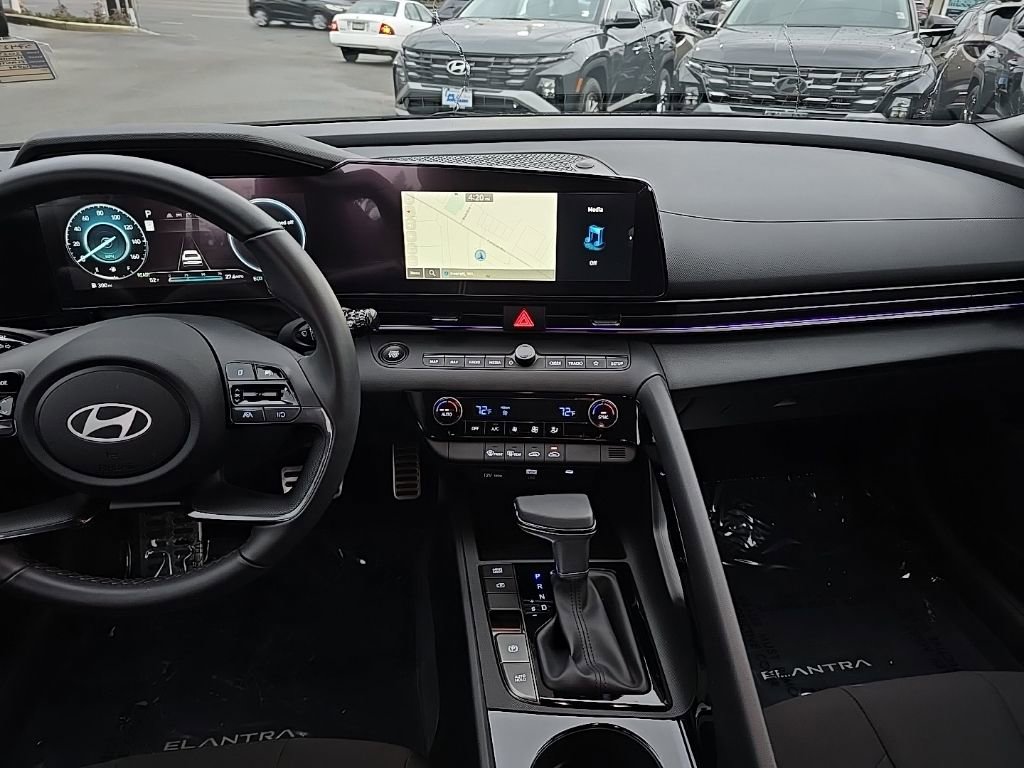 Certified 2025 Hyundai Elantra SEL image 13