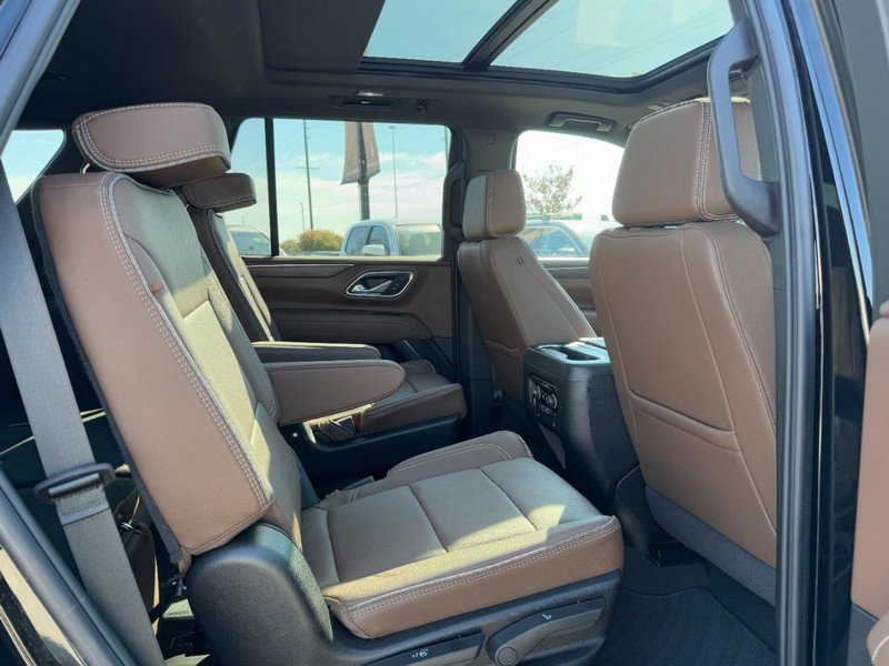 Used 2024 Chevrolet Tahoe High Country w/ Premium Package 2 AWD/4WD image 13
