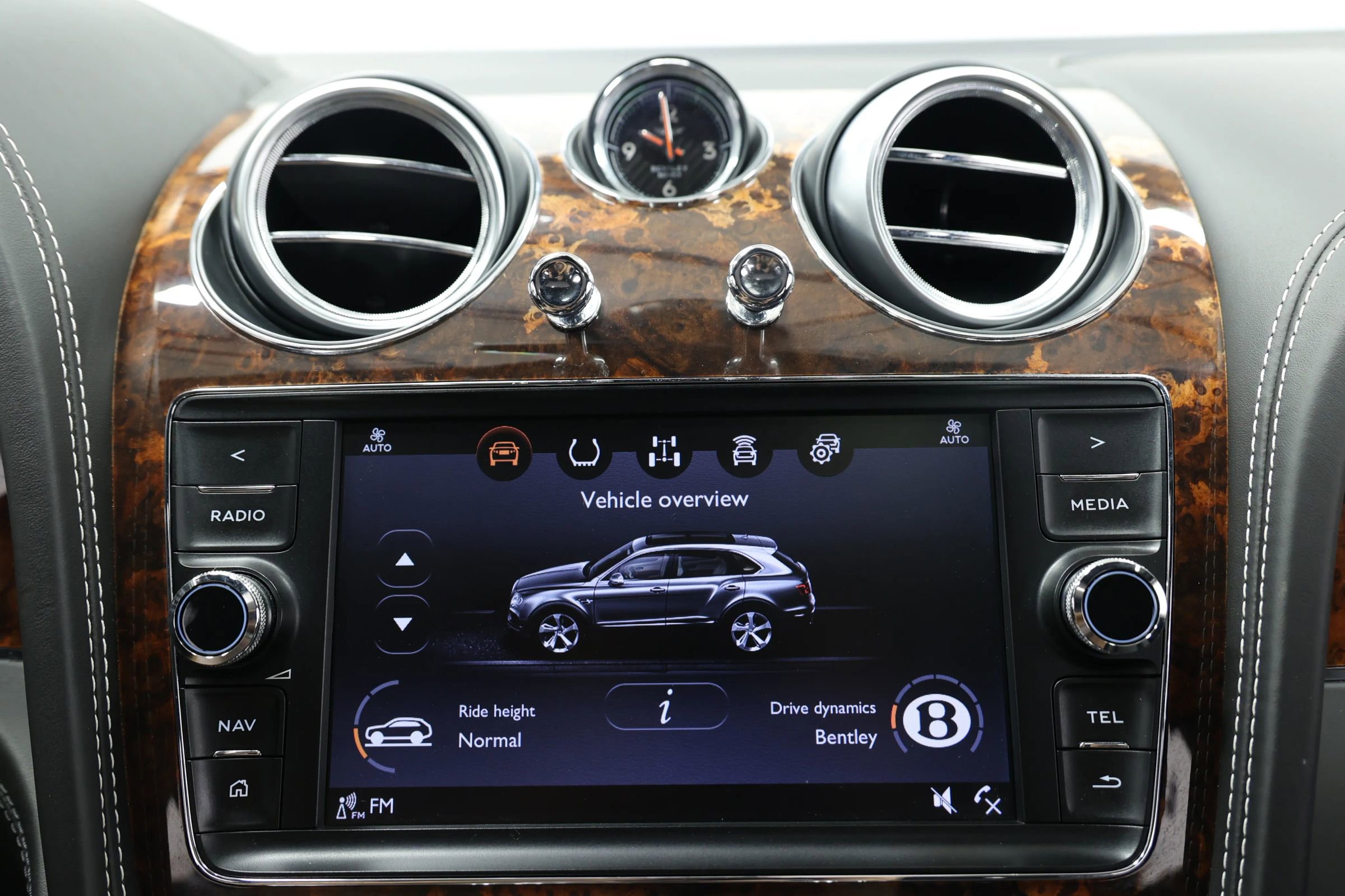 Used 2017 Bentley Bentayga image 42