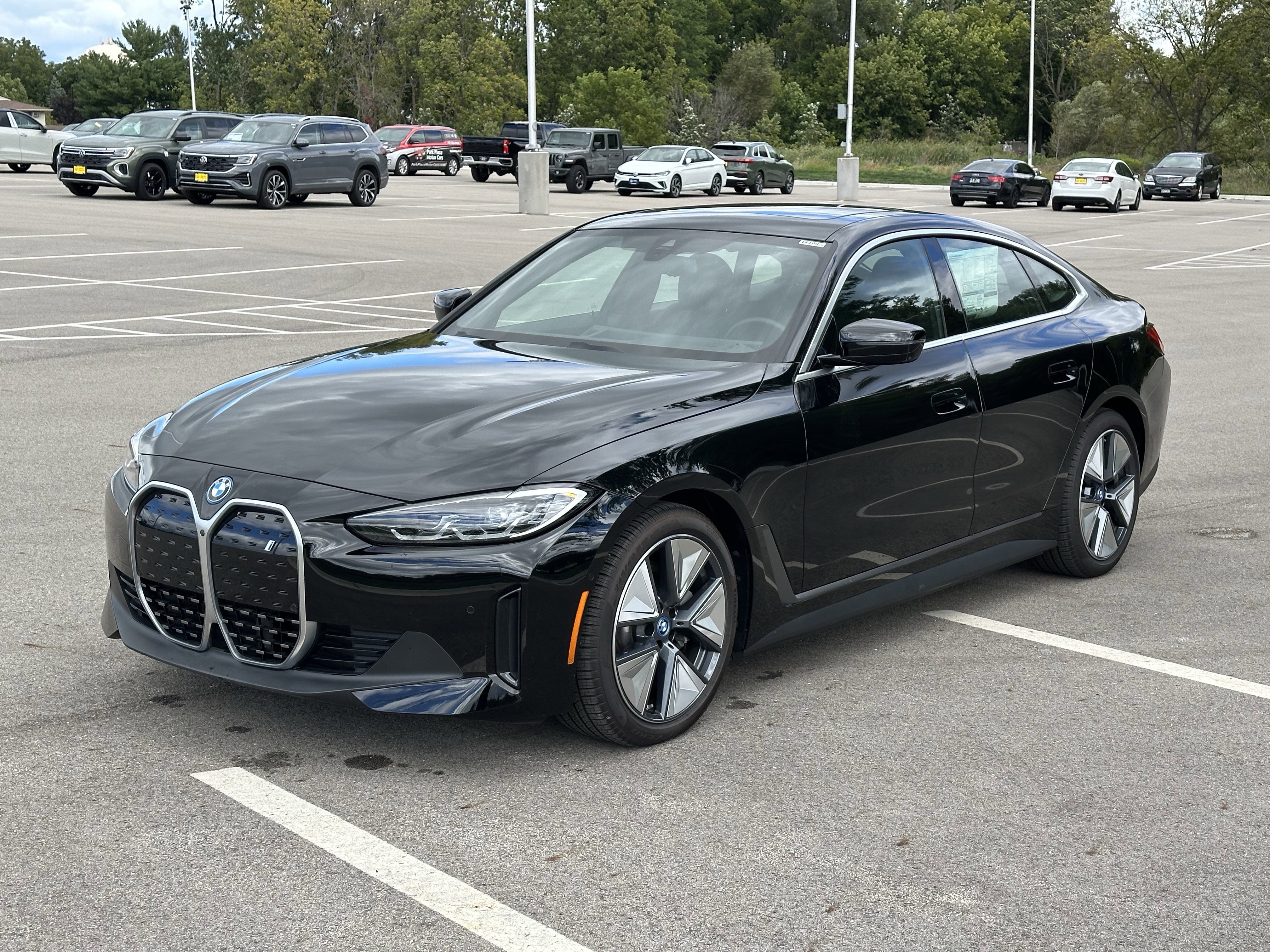 New 2024 BMW i4 eDrive40 w/ Premium Package image 3
