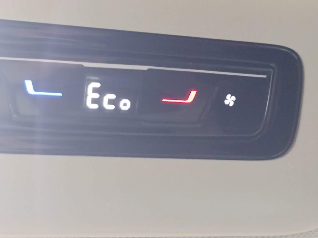 New 2025 Volkswagen ID. Buzz 1st Edition image 39