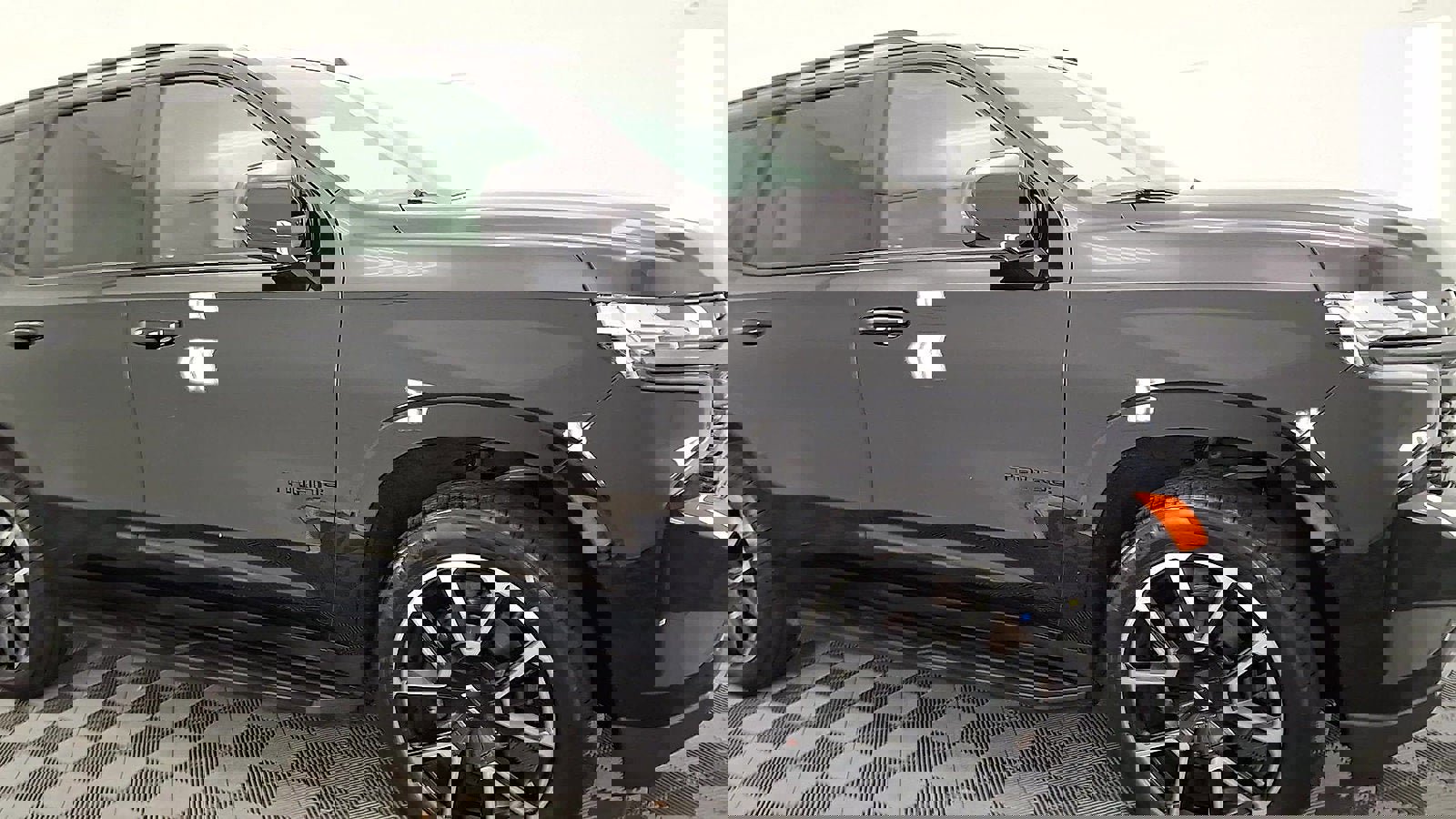 Used 2022 Chevrolet Tahoe RST w/ Luxury Package image 6