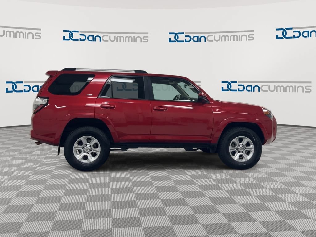 Used 2024 Toyota 4Runner SR5 AWD/4WD image 9