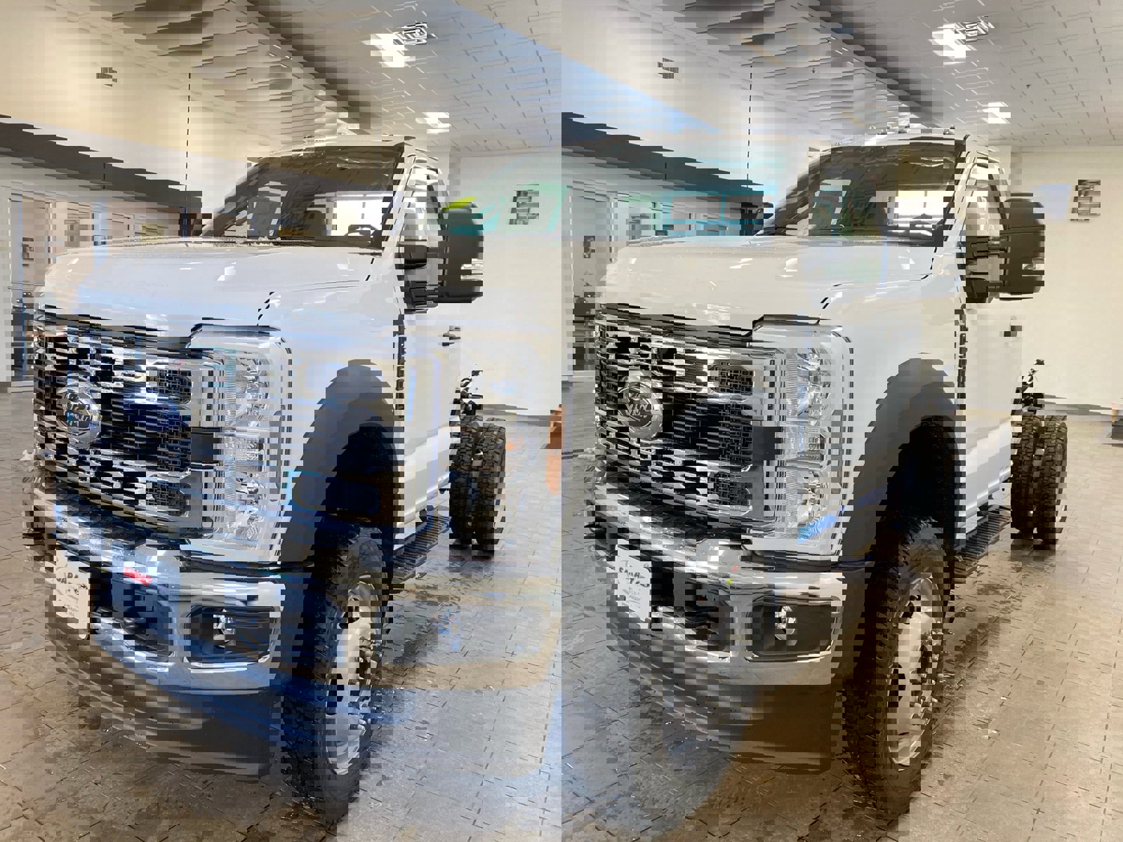 New 2026 Ford F550 4x4 Regular Cab Super Duty image 4