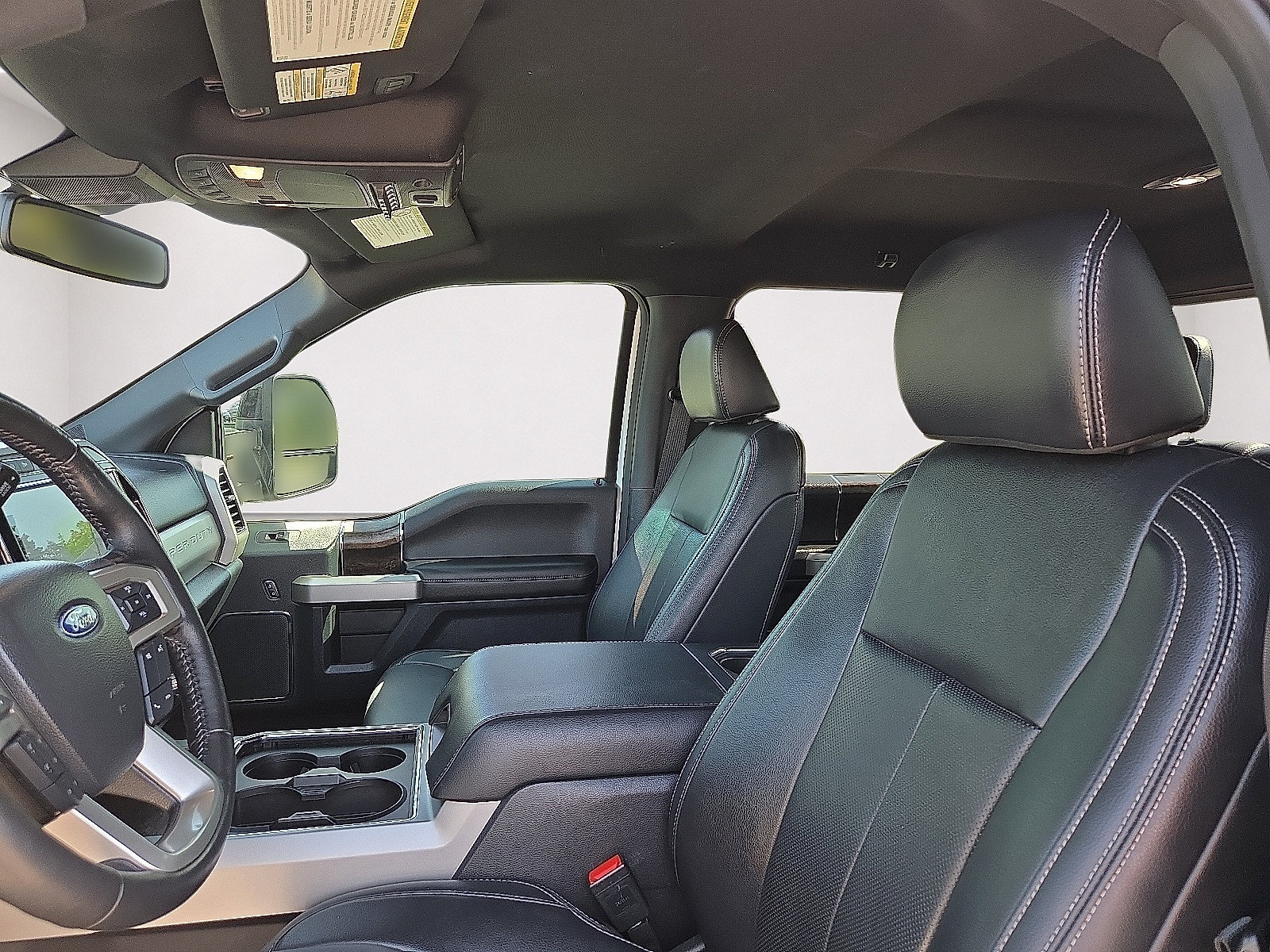 Used 2022 Ford F250 Lariat w/ Black Appearance Package AWD/4WD image 9
