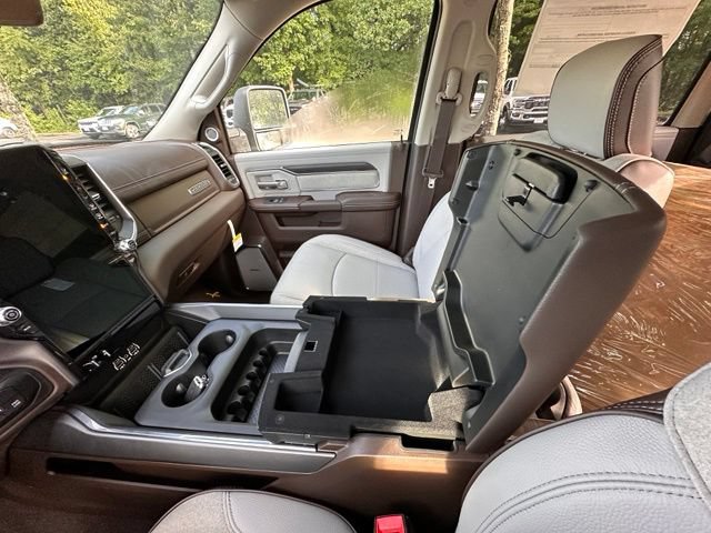 New 2026 RAM 3500 Laramie AWD/4WD image 21