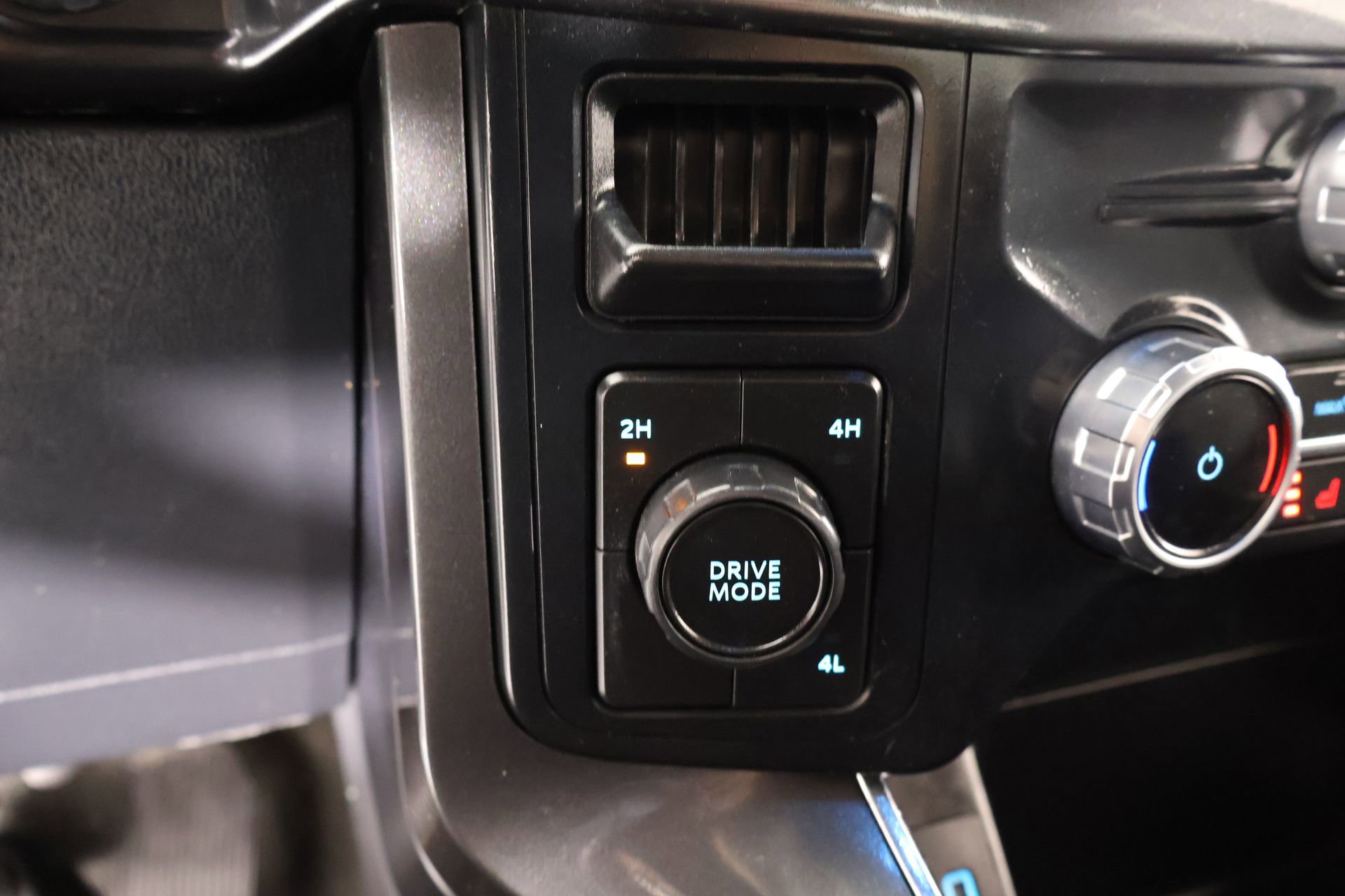 Used 2023 Ford F150 XLT w/ Equipment Group 302A High image 9