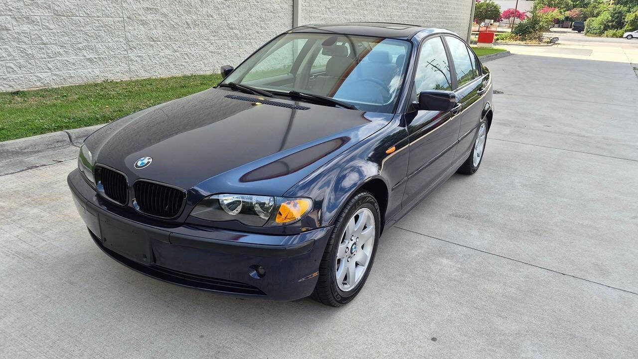 Used 2004 BMW 325xi Sedan AWD/4WD image 3
