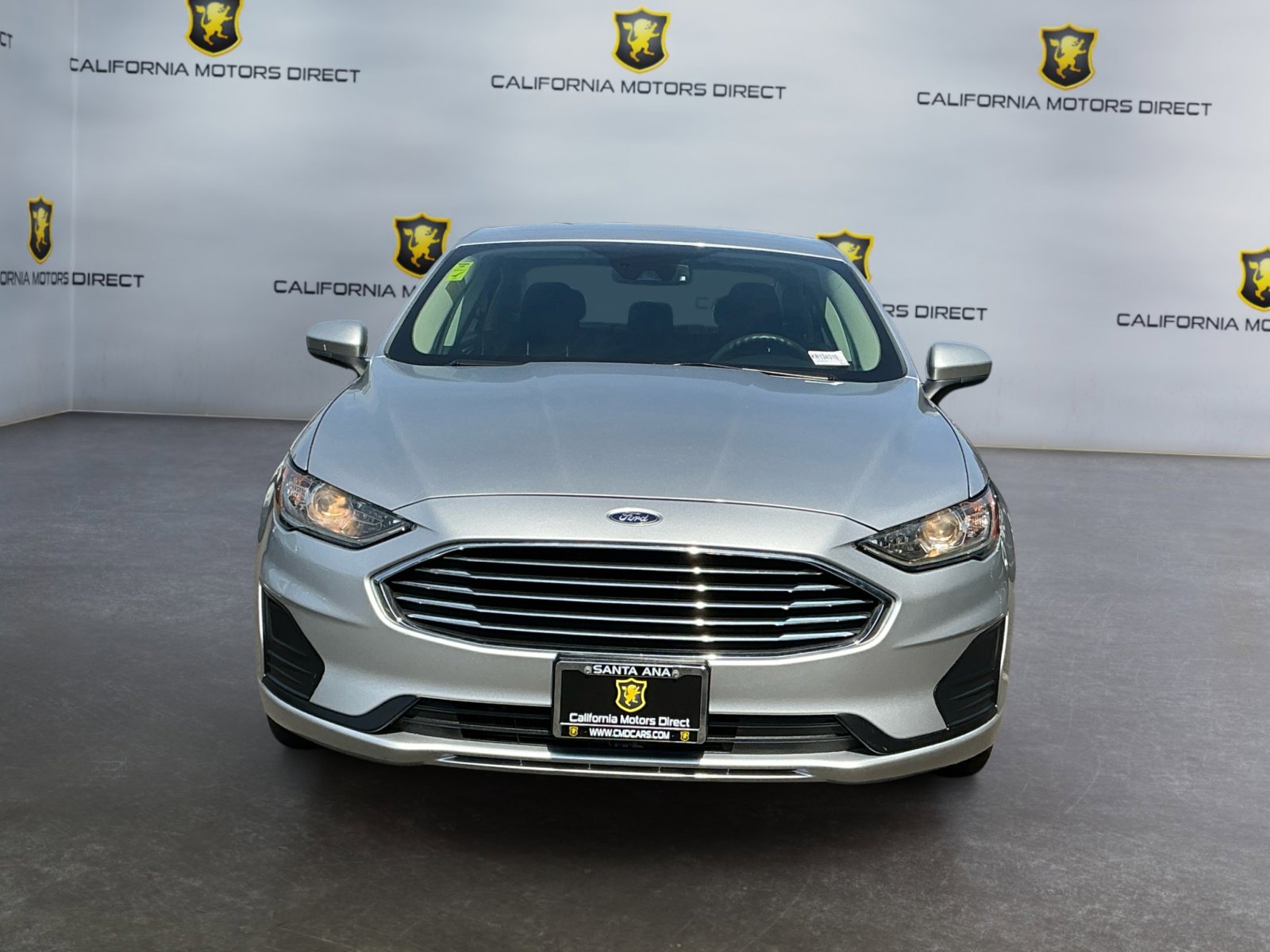 Used 2019 Ford Fusion SE FWD image 2