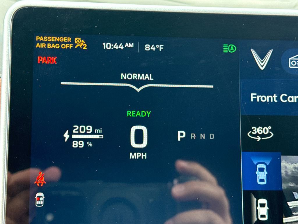 New 2025 VinFast VF 8 Plus AWD/4WD image 32