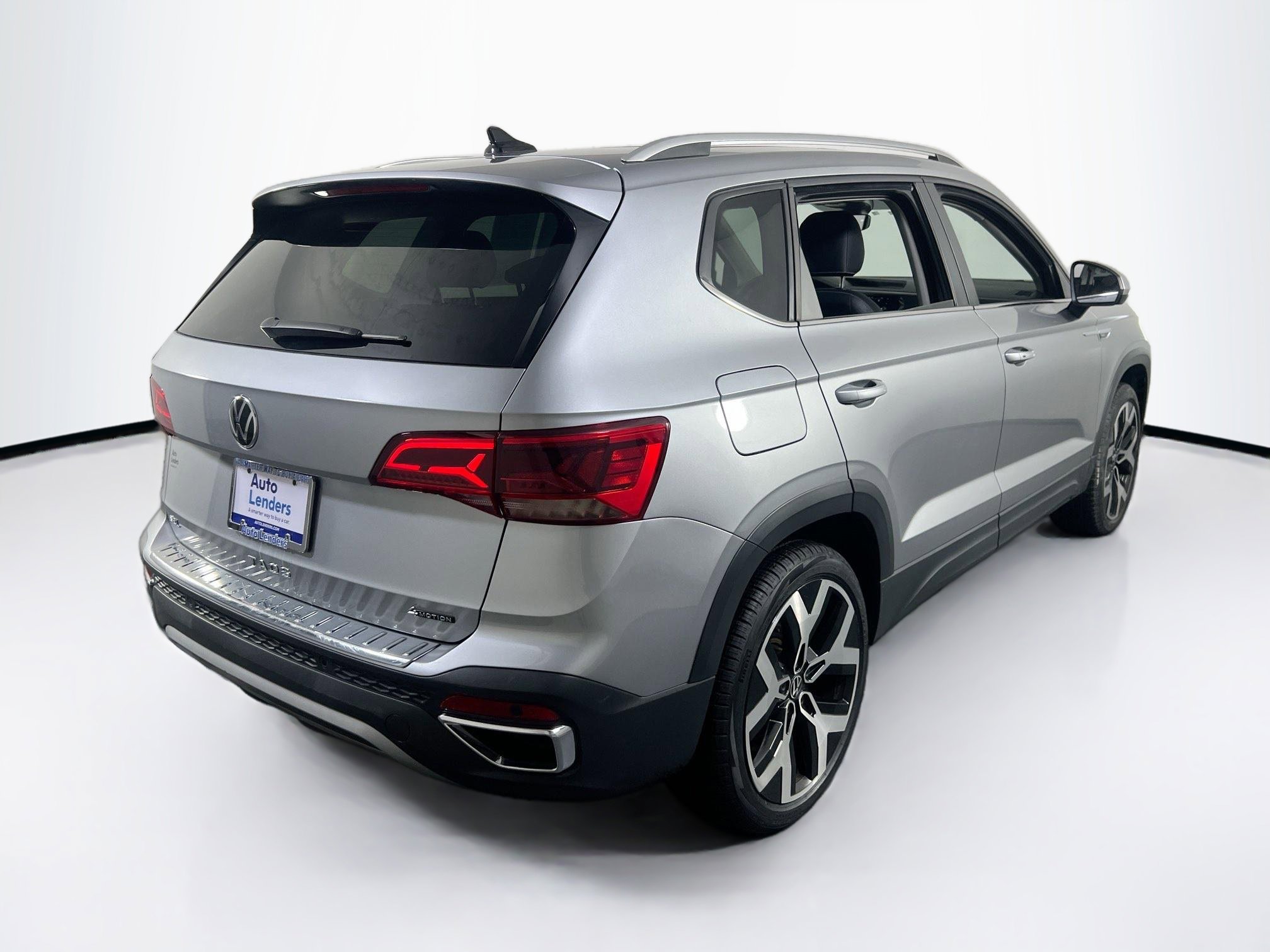 Used 2023 Volkswagen Taos SEL AWD/4WD image 5