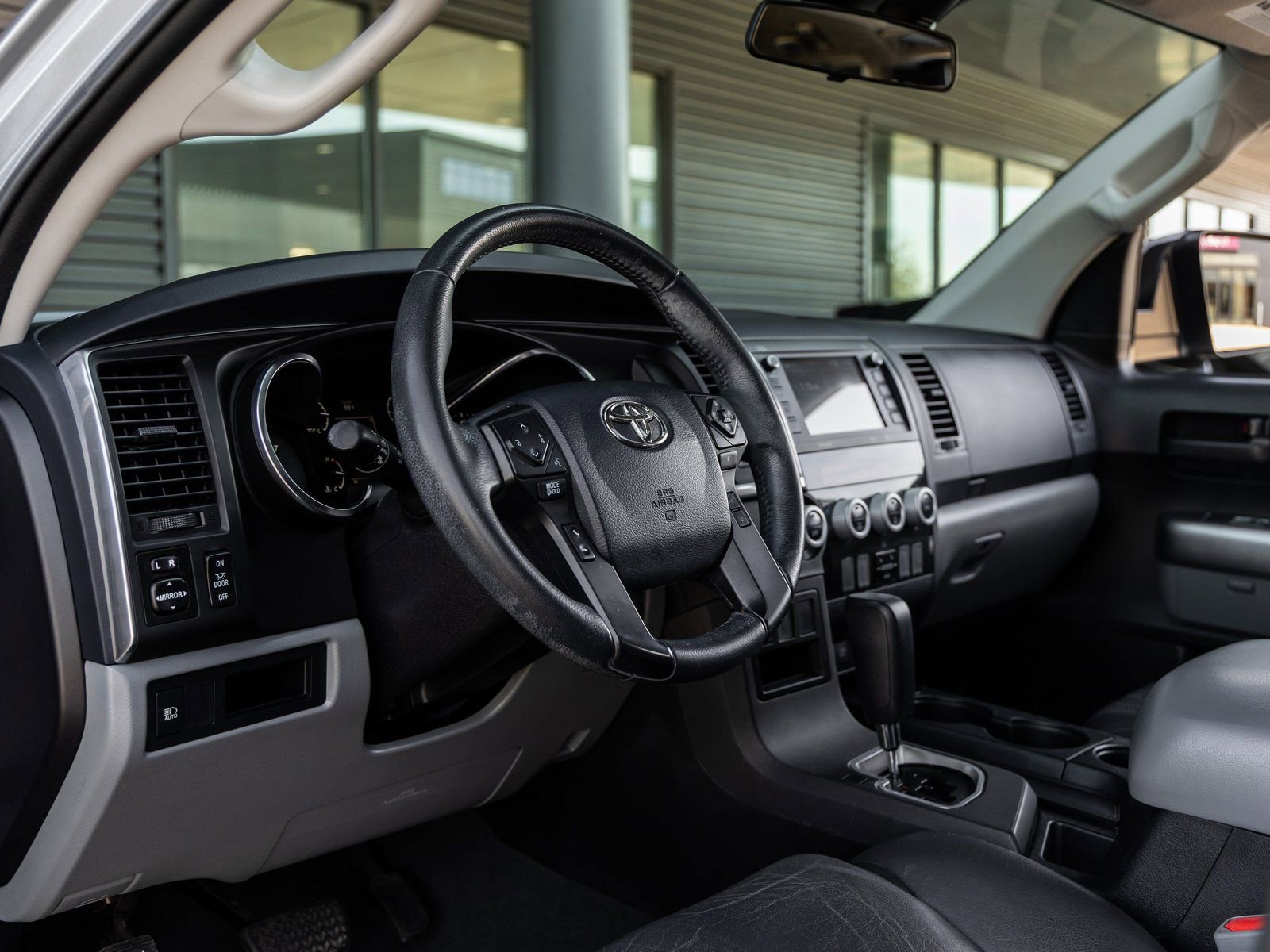 Used 2020 Toyota Sequoia SR5 image 26