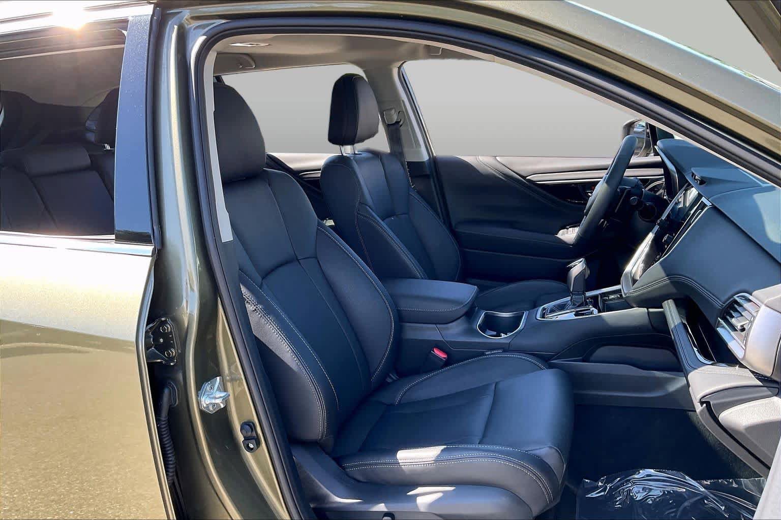 Used 2025 Subaru Outback Touring XT AWD/4WD image 8