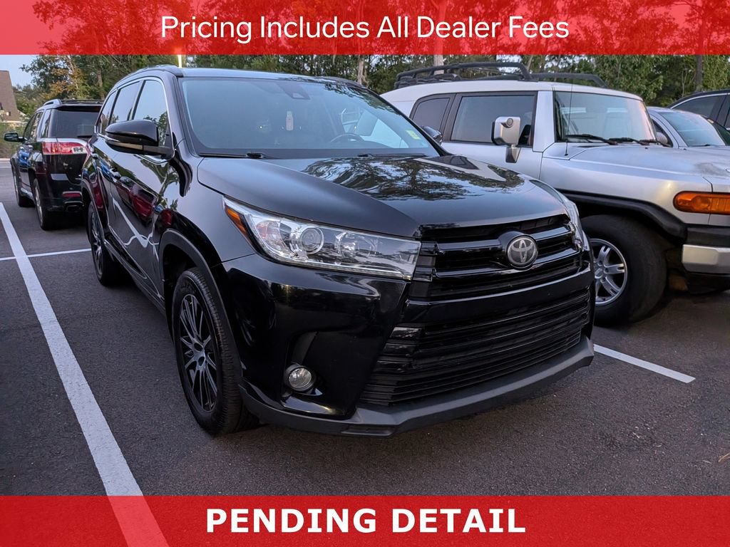 Used 2017 Toyota Highlander SE FWD video 1