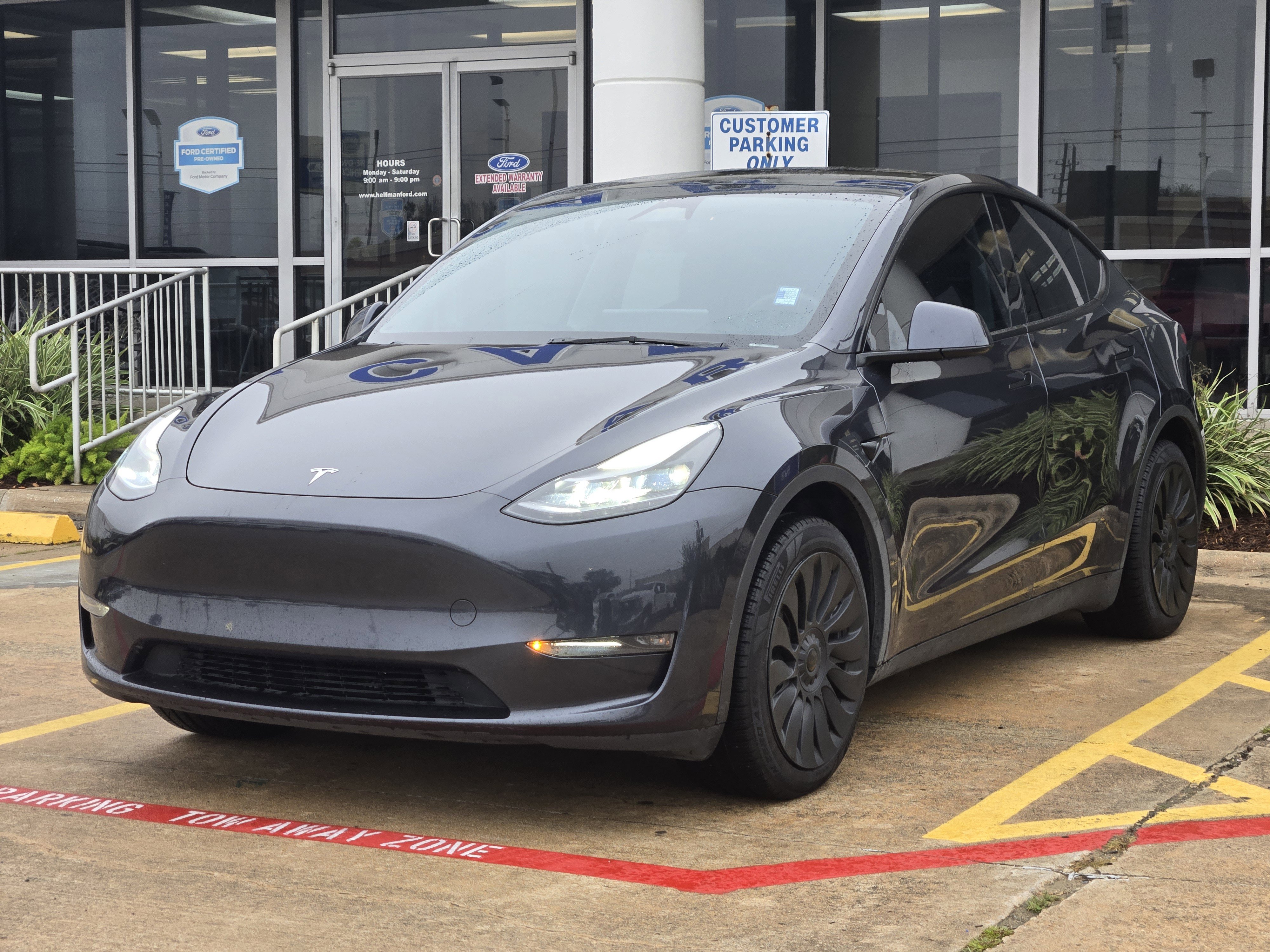 Used 2024 Tesla Model Y Long Range image 2