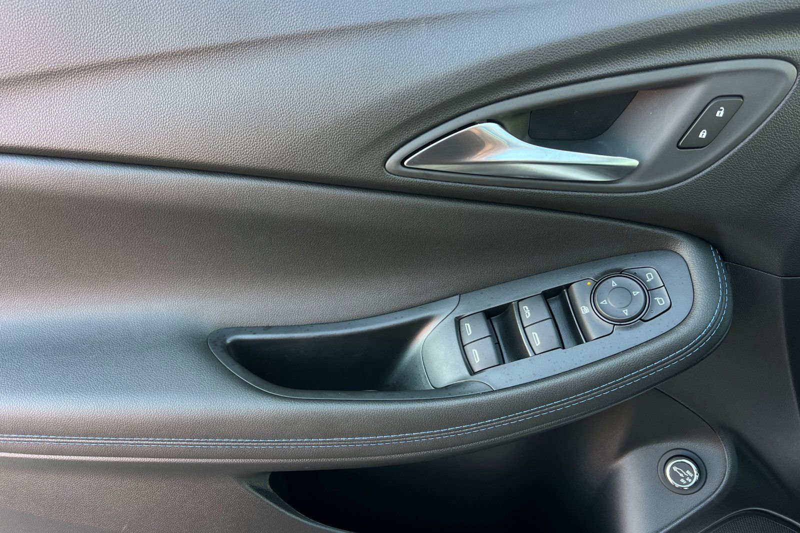 New 2026 Buick Encore GX Sport Touring w/ Comfort Package image 9