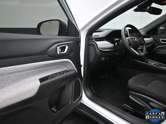 Used 2025 Jeep Compass Sport image 10