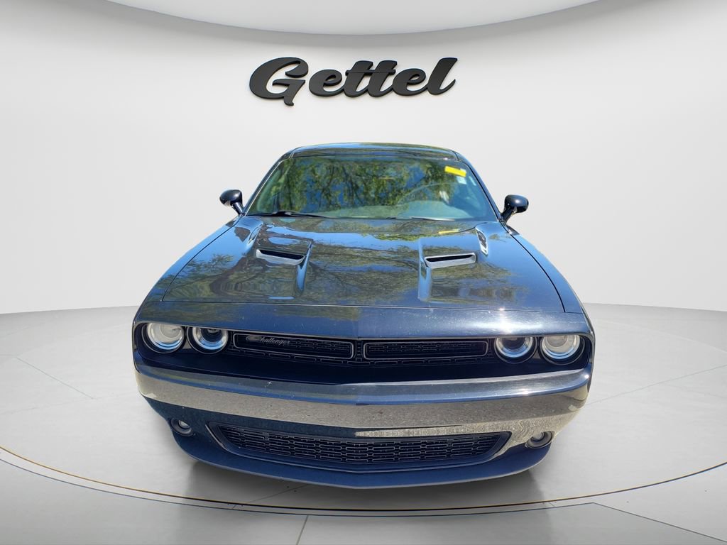 Used 2019 Dodge Challenger SXT w/ Blacktop Package image 10