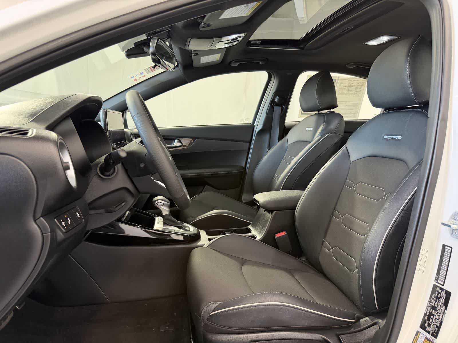 Used 2024 Kia Forte GT-Line w/ GT-Line Premium Package FWD image 11