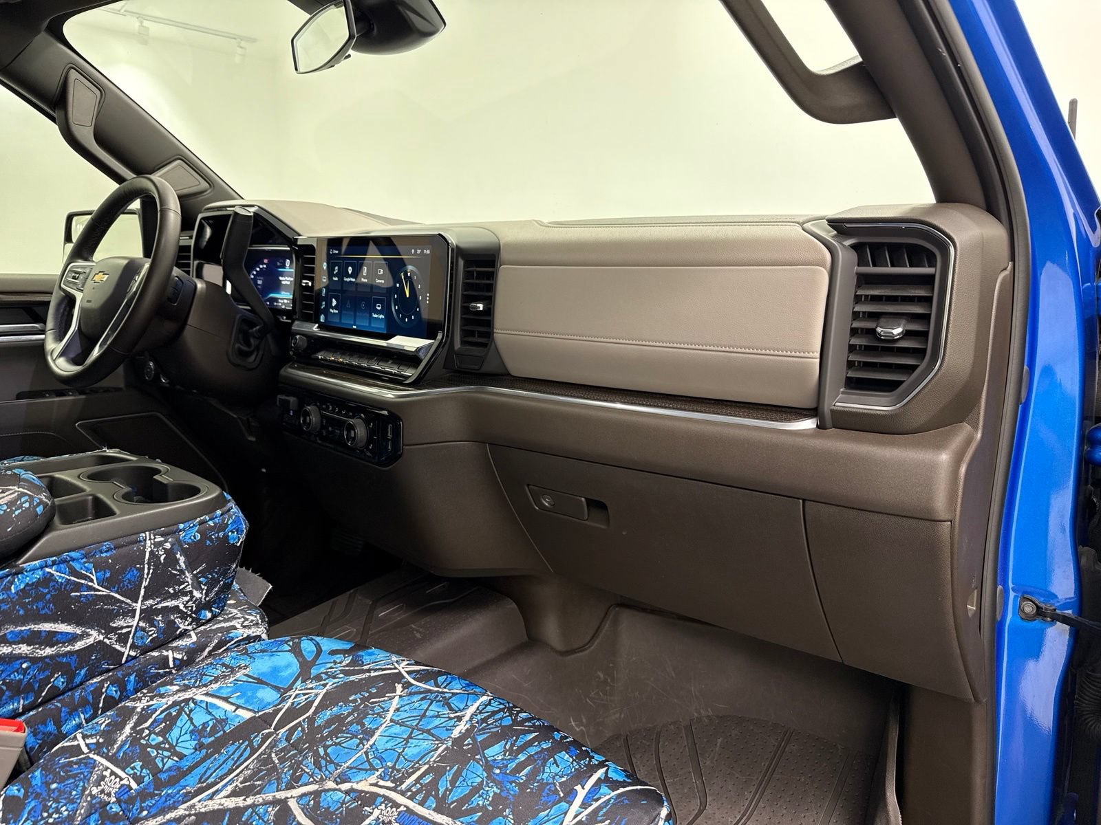 Used 2025 Chevrolet Silverado 1500 LT w/ Protection Package AWD/4WD image 29