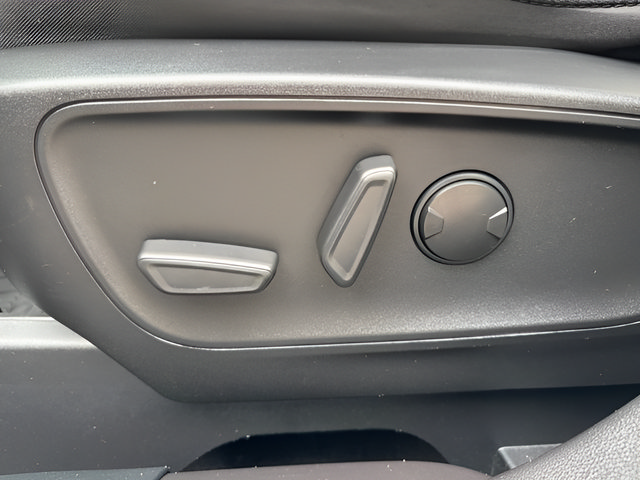 Used 2023 Ford Escape Active w/ Tech Pack #2 AWD/4WD image 16