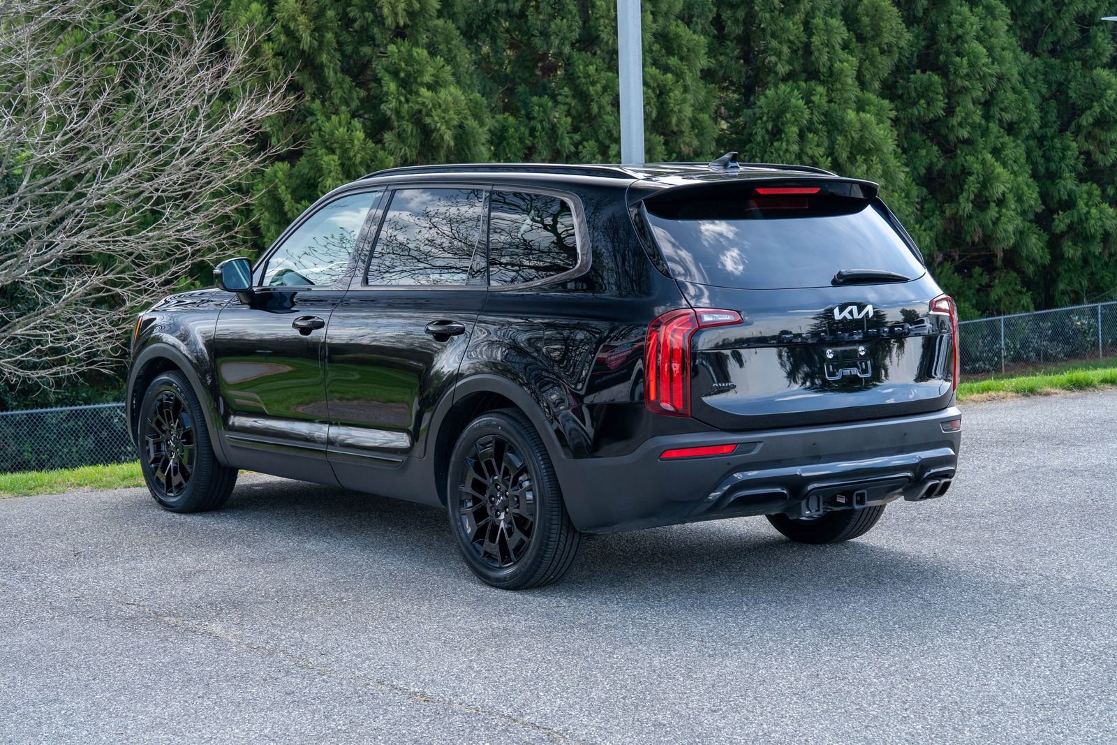 Used 2022 Kia Telluride SX w/ SX Prestige Package image 2