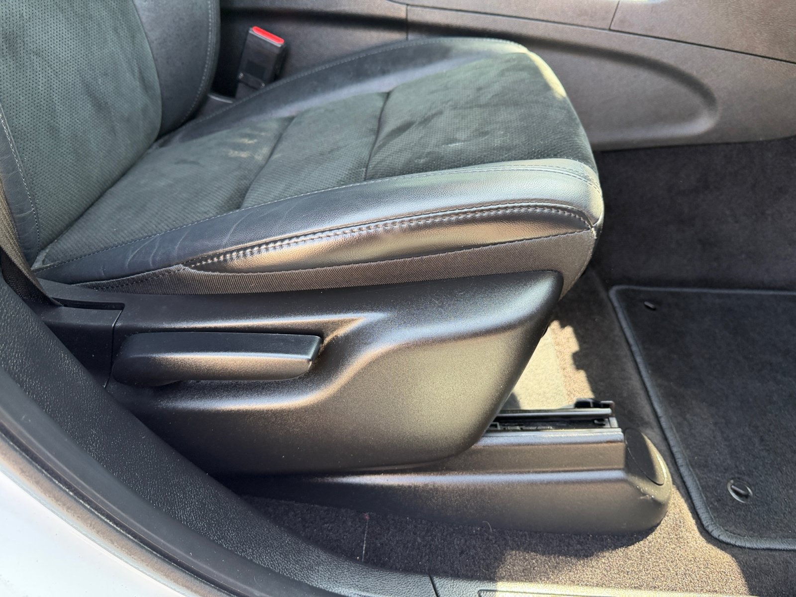 Used 2015 Jeep Grand Cherokee Altitude RWD image 31
