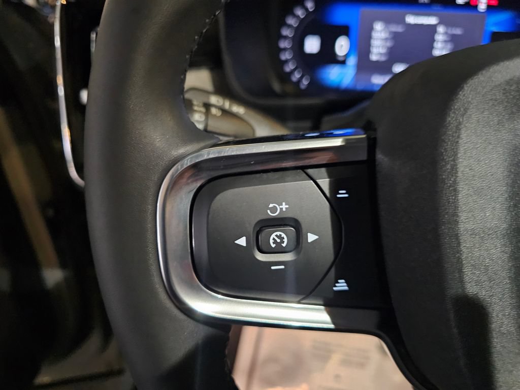 Certified 2024 Volvo XC40 B5 Plus w/ Protection Package Premier AWD/4WD image 21