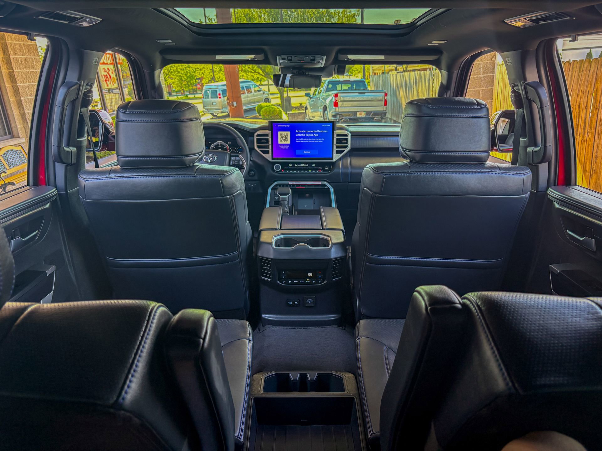 Used 2025 Toyota Sequoia Platinum AWD/4WD image 2