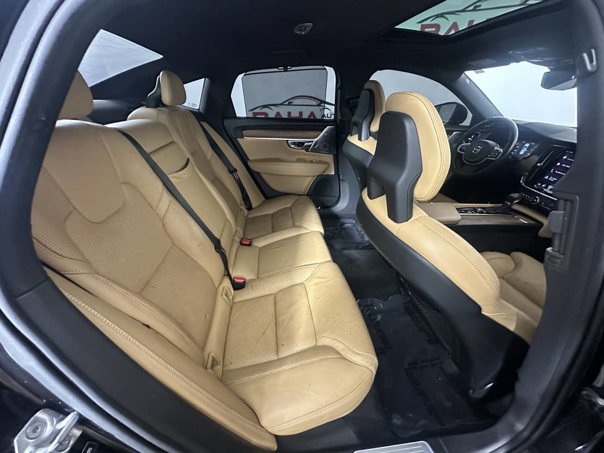 Used 2017 Volvo S90 T6 Inscription w/ Vision Package image 29