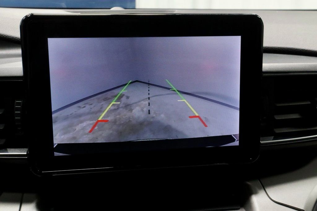 Certified 2022 Ford Explorer XLT w/ Equipment Group 202A image 2